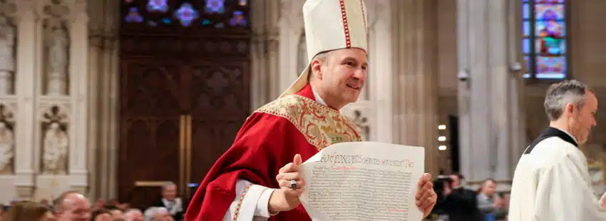 🇺🇸 El nuevo arzobispo de Nueva York toma posesión reivindicando a Bad Bunny: “Nadie es ilegal a los ojos de Dios”

vidanuevadigital.com/2026/02/09/el-…