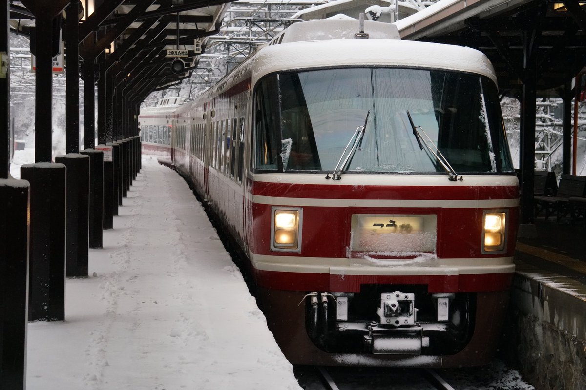 stationmasterb1's tweet photo. 雪の南海高野線　Part１

#南海電鉄
#高野山ケーブルカー
#高野線
#天空
#特急こうや https://t.co/jQjlIrP4ke