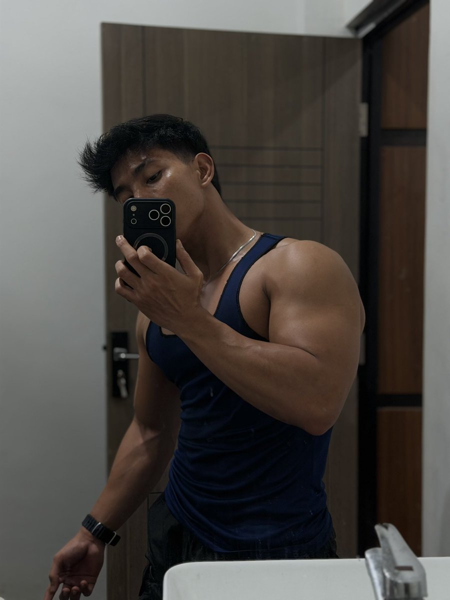 rizals599's tweet photo. mode nongkrong atau mode gym 🫦 https://t.co/DBVaNsikzx