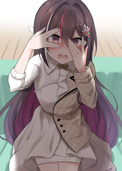 「み、見せないでくださいっ...」