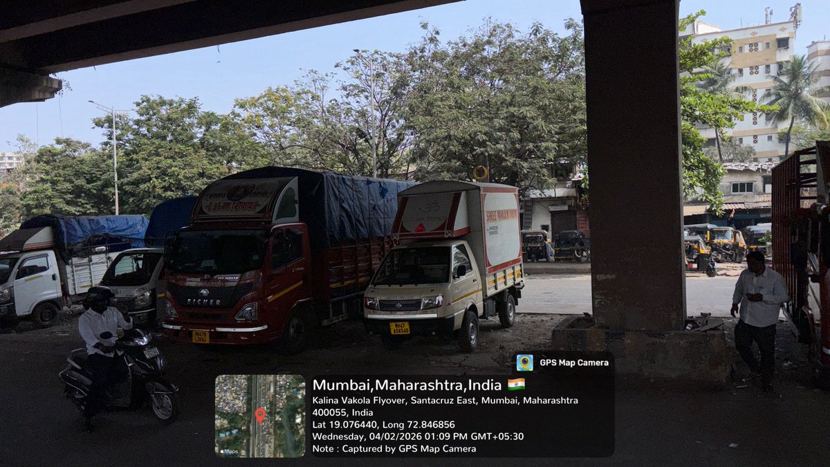 Amitshah301198's tweet photo. तक्रार देऊनही जर कारवाई होत नसेल तर नियम कोणासाठी?
वाकोला फ्लायओव्हरखाली मोठ्या प्रमाणावर अवैध ट्रक पार्किंग सुरू आहे.
आरटीओ आणि ट्रॅफिक विभाग कृपया जबाबदारी घ्या.
@mahatransport @MumbaiPolice
@DGPMaharashtra
@MumbaiRTO
#WakeUpAuthorities #TrafficNuisance #SantacruzEast https://t.co/WEAwpKV6hg