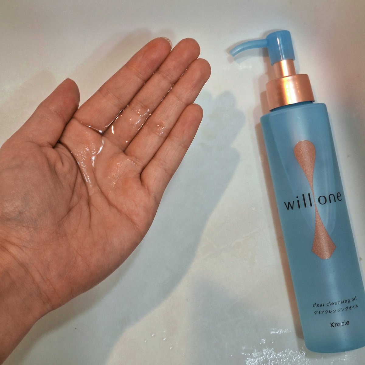 rnm159's tweet image. PR:クラシエ
willone クリアクレンジングオイル
さらっとしたテクスチャで伸ばしやすい💘
しっとりしてるのにダブル洗顔が必要なほどではなくちょうどいい💮
フルーティグリーンの落ち着く香り🍏
#willone #クラシエ #くすみケア #クレンジングオイル #輝光肌 #透明感 #スキンケア