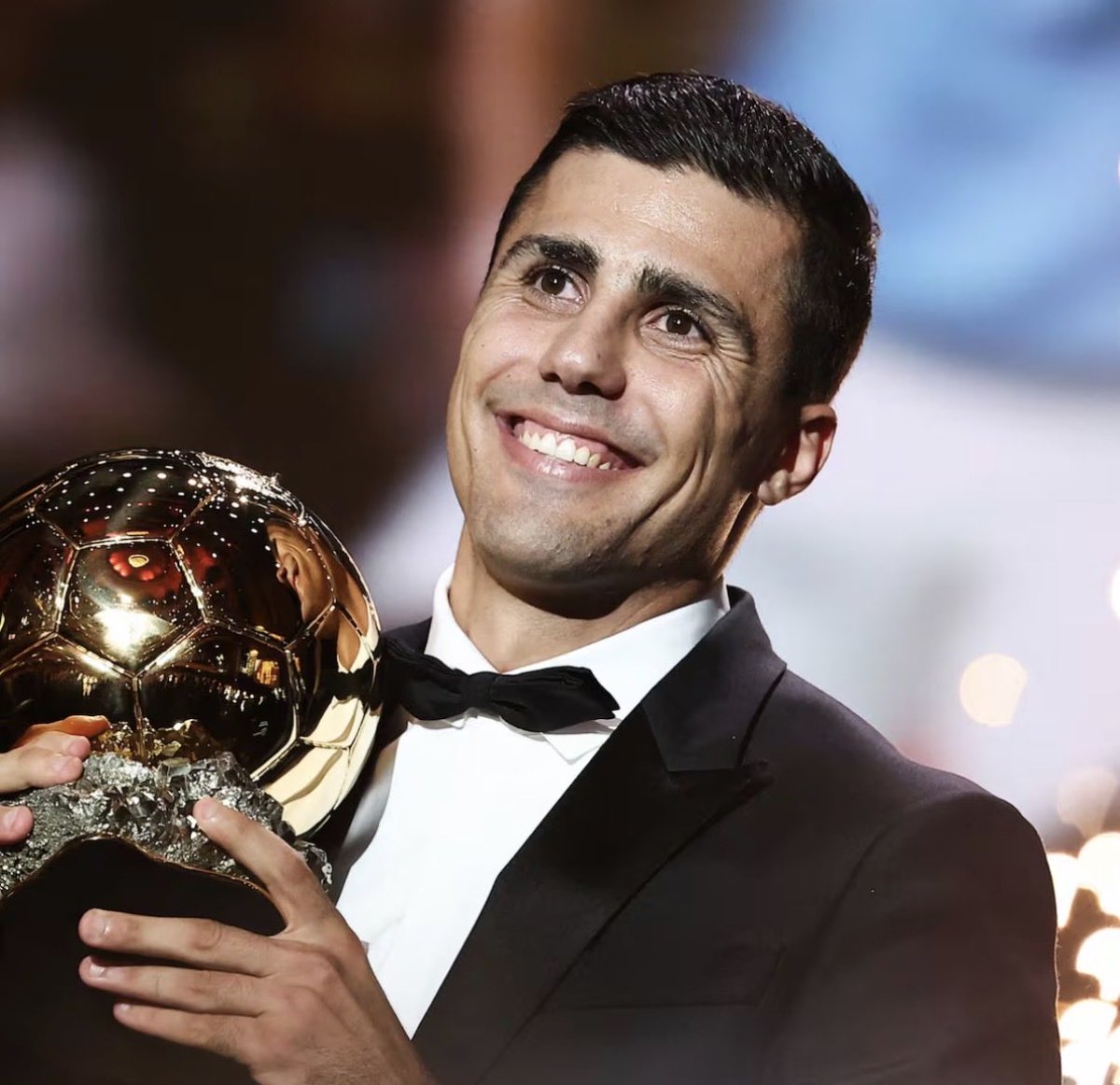 villa_7theend's tweet image. “Imagínate ser Español y no tener a nadie que te represente mundialmente”
(Eres mexicano y del barsa)