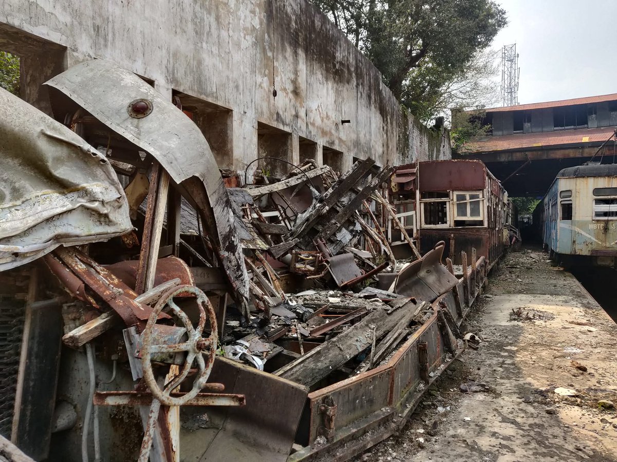 VaibhavNam63318's tweet photo. 🚨 ⚠️ ATTENTION ⚠️ 🚨
Trams in Kolkata are left in Depots for dying !! No maintenance,  No preservation. Trams parked in Raja Bazar , Kidderpore Depot are getting rotten day by day. Why such negligence instead of reviving them on defunct routes ? 
SHAME ON GOVERNMENT. https://t.co/wRoINwHfcu