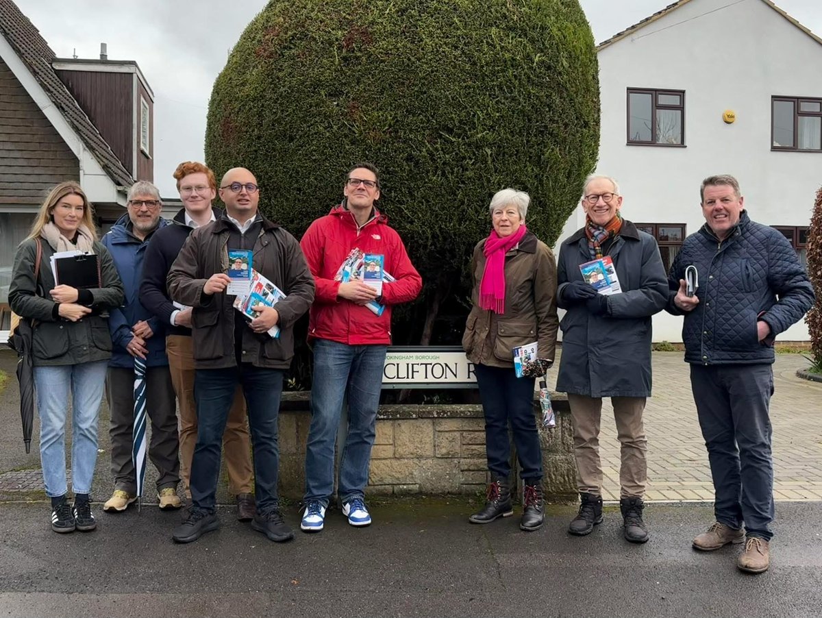 MrSamAkhtar's tweet photo. Great session and conversations on the doorstep on Saturday with former PM @theresa_may. Residents very concerned about speeding and the state of the roads, not to mention the speed of the council to respond to resident concerns. https://t.co/DBi9T6yHTI