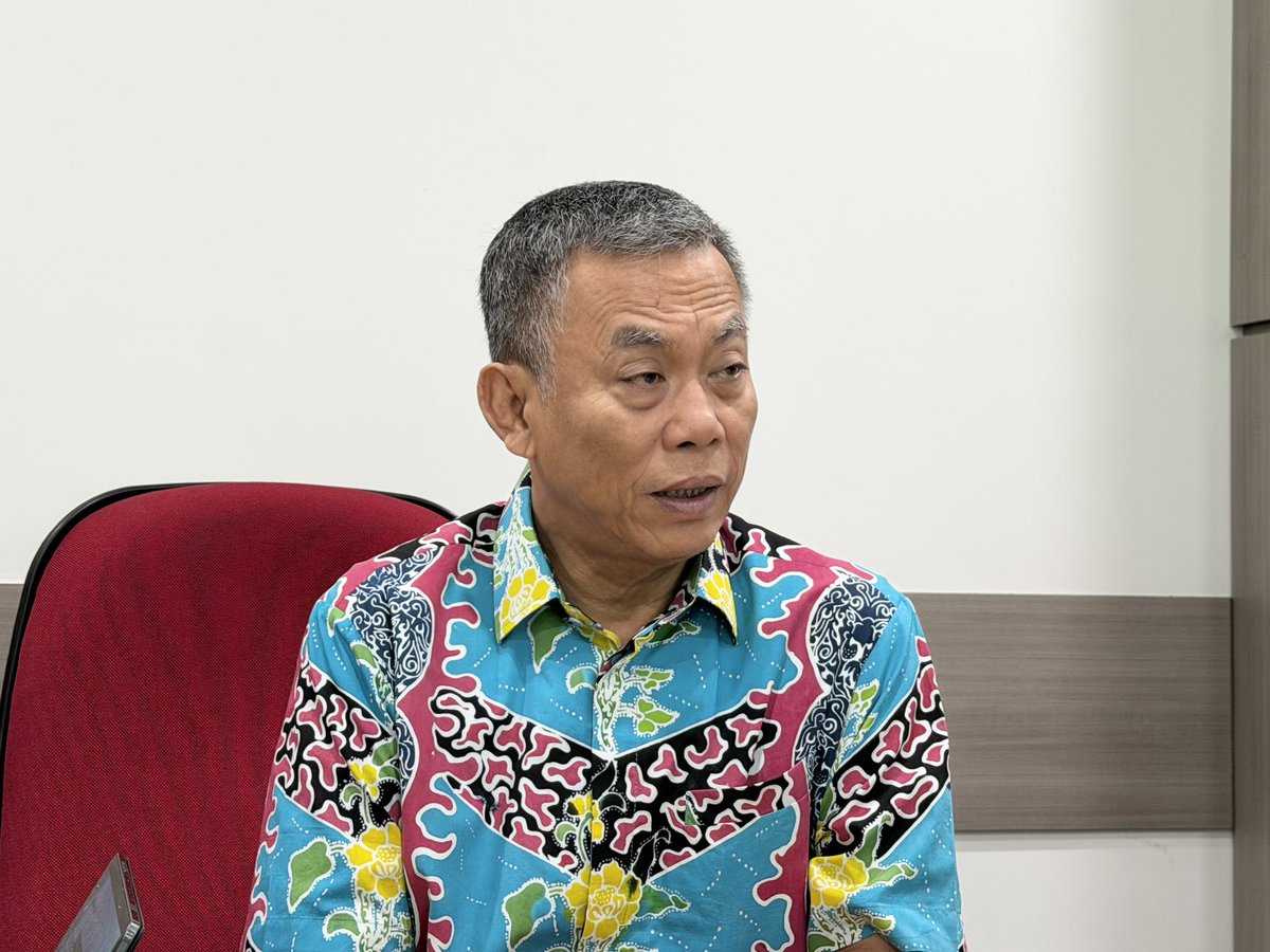 Setelah Rapat bersama Komite dengan Kantor Akuntan Publik terkait Progress Audit Umum atas Laporan Keuangan PAM Jaya, saya menerima Direktur Eksekutif Persatuan Perusahaan Air Minum Seluruh Indonesia (PERPAMSI), Subekti, di kantor.

Banyak hal penting yang kami diskusikan mulai