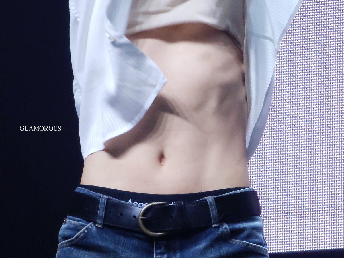 GLAMOROUS tweet media