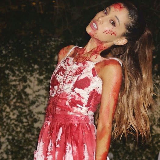 Grandes_Updates's tweet photo. Ariana Grande about playing in a horror movie:

“I would love that. It would be such a blast, fingers crossed.” https://t.co/5huENOIcOE