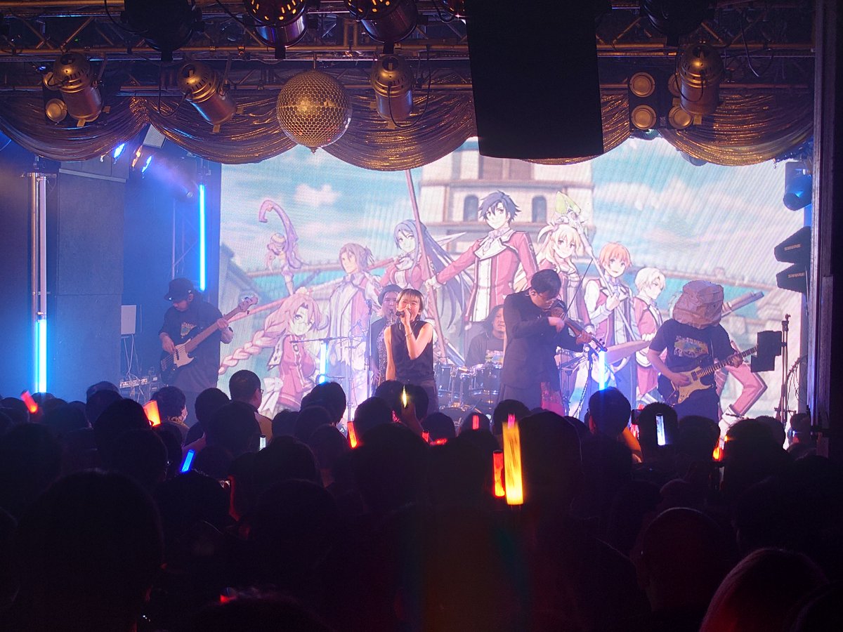 gamewith_review's tweet photo. 『Falcom jdk BAND LIVE 2026』ライブレポート！
https://t.co/OjdKlNGjMG

「軌跡」シリーズの楽曲を中心とした、日本ファルコム作品の名曲が鳴り響く！
雪をも吹き飛ばす、熱唱＆圧巻の演奏の模様を詳しくお届け。
全19曲のセットリストも掲載。

#falcom #jdkband https://t.co/eNkLje0C1W