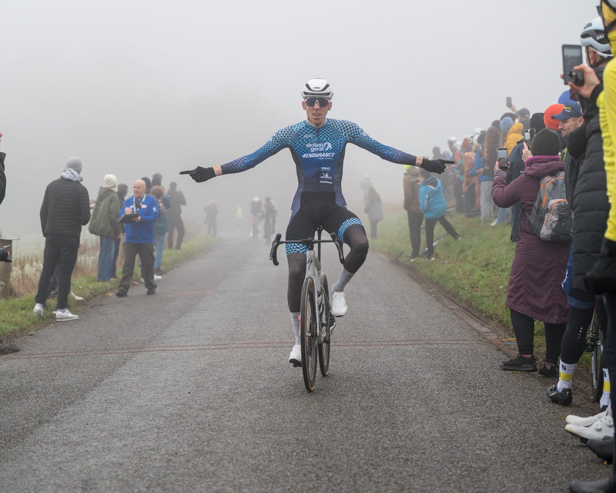 StolenGoatRT's tweet image. Alex takes the win at the Portsdown Classic with, Huw, Ben, Reuben, Mo &amp;amp; Jack patrolling the bunch. #squad.