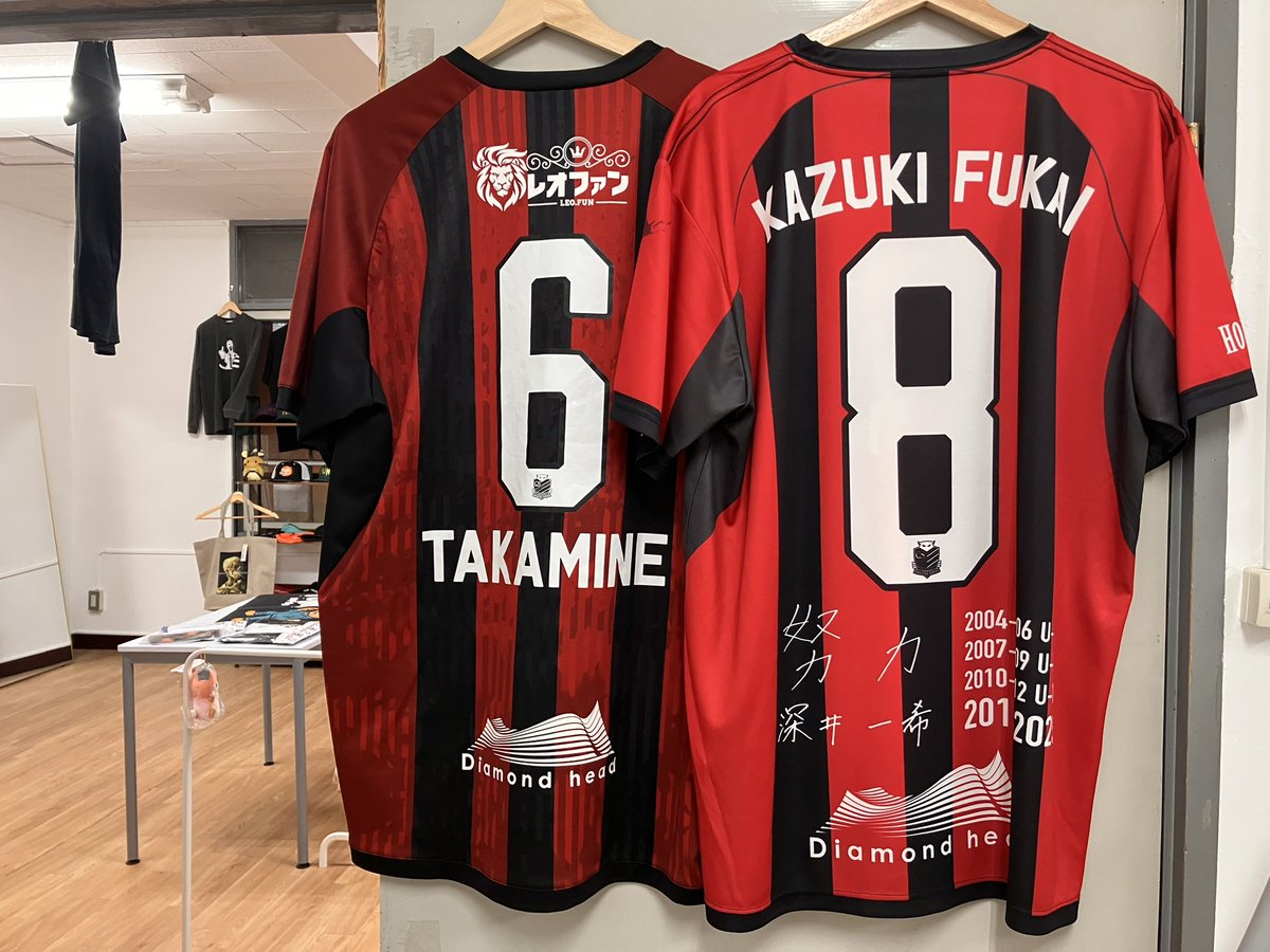 FUNKSAPPORO's tweet photo. 27歳のコンサポが、
1人で運営する西11丁目の服屋
FUNK SAPPOROです。

ゲーフラも作ってたりします。
数週間前にオープンしたばかりです。

いずれは、リレーションシップパートナーの申請をする予定です🔥

コンサポの皆様も是非遊びに来てください^_^
※一枚目は、同情してください🥲
#consadole https://t.co/XLQRbA7QiH