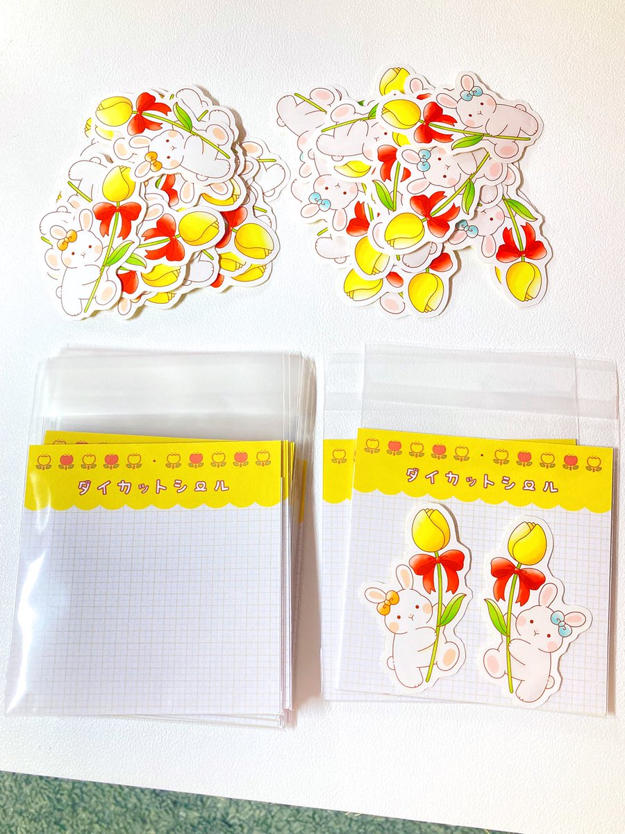 #そうさくマーケット に向けて新作シールの袋詰め作業💛