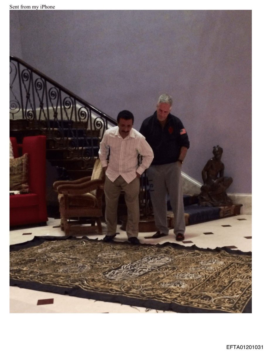 🔴 بحضور سلطان بن سليم هذا ما فعله اب،ست،ين بكسوة الكعبة التي اهدتها له عزيزة الأحمدي .

🔴 السؤال: هل لنا كمسلمين ان نعرف كيف وصلت كسوة الكعبة بهذا المقاس لعزيزة الأحمدي؟