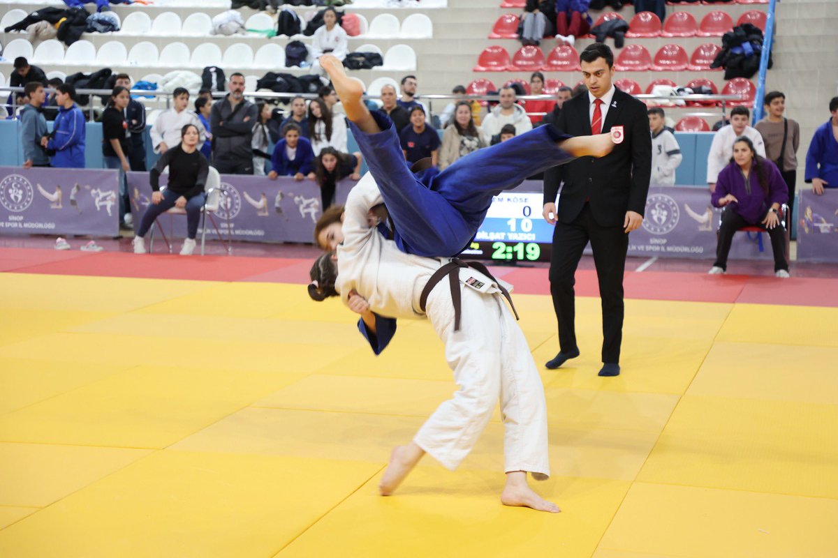 2025–2026 Eğitim Öğretim Yılı Okul Sporları Judo Yıldızlar (Kız/Erkek) Grup Müsabakaları, 85. Yıl Kemalettin Sami Paşa Spor Salonu’nda gerçekleştirilen çekişmeli karşılaşmaların ardından sona erdi.

Sporcuların azim, disiplin ve centilmenlik ruhunu en güzel şekilde yansıttığı