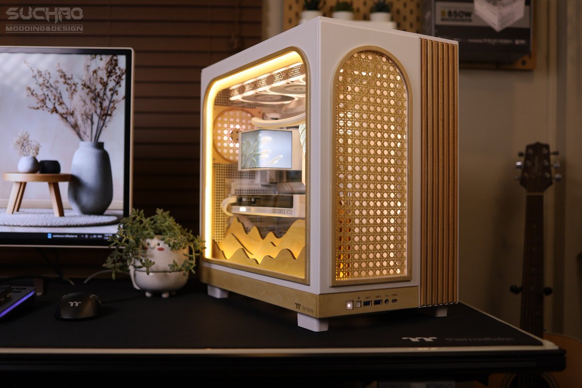 ThermaltakeInc's tweet photo. View 380 XL WS 🪵⚪️

A beautifully crafted custom mod that blends soft curves, warm wood textures, and delicate handcrafted details into a refined showcase build.

🌿 Built by @suchao_prowphong

#Thermaltake #View380XLWS #PCMod #CaseMod #WoodGrain #PCBuild #ModdingLife https://t.co/ER7oVP6GTU