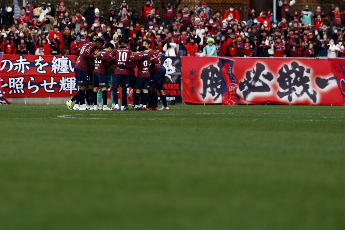 daikin_man8's tweet photo. 百年構想リーグ開幕戦⚽️

まずは試合開催にあたって、雪かきしてくれたフロントスタッフ、ボランティアの方々ありがとうございました🙇‍♂️

ナイス勝利＋3🔥 
寒い中応援ありがとうございました！

来週は福島ダービー
何がなんでも勝ちます。
後押しよろしくお願いします！

#いわきfc
#しーばたー https://t.co/1xLjnoKzwk