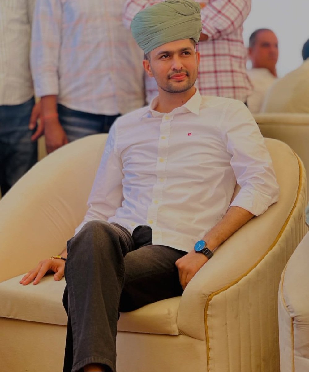 चौधरी युवाओं की आवाज बनकर
 हमेशा आगे खड़े मिलते हैं 
आज तो कुछ अलग साफे में जम रहे हैं 
पगडी सिर्फ पहनावा नहीं, हमारी संस्कृति
 और सम्मान की पहचान है "
 <a href="/NirmlChoudhary/">Nirmal Choudhary</a> 
#nirmalchoudhary