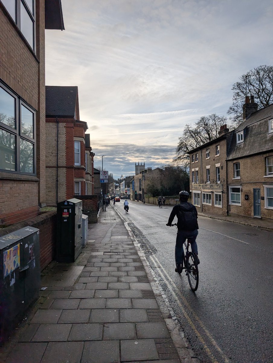 英国出張記2026冬【12日目-その1】

ケンブリッジの朝。通勤、通学の自転車が疾走🚴‍♀️

#ケンブリッジ #自転車 #英国出張記 #イギリス出張 #ブリティッシュライフ