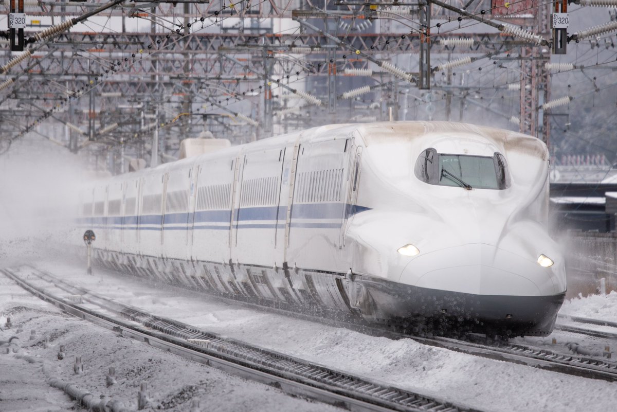 ef80_39's tweet photo. 出張侍、大阪へ。
戻りついでに米原途中下車。
新幹線としらさぎ撮ってきました。
雪は昼には無くなってしまいました…。 https://t.co/MXKo2oq1jP