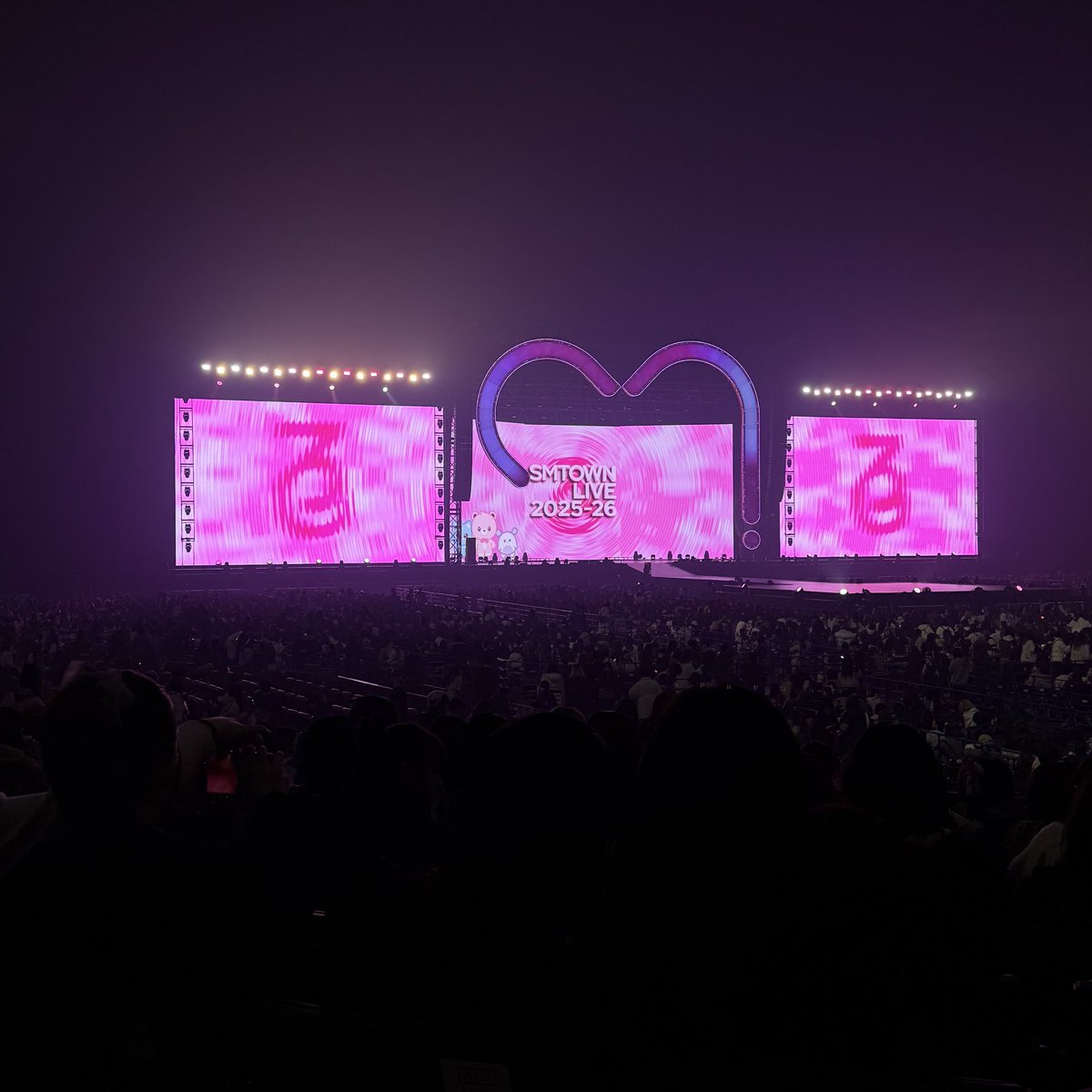 _cl30__'s tweet photo. SMTOWNとっても幸でした💘 https://t.co/iMxzMFqQ5S