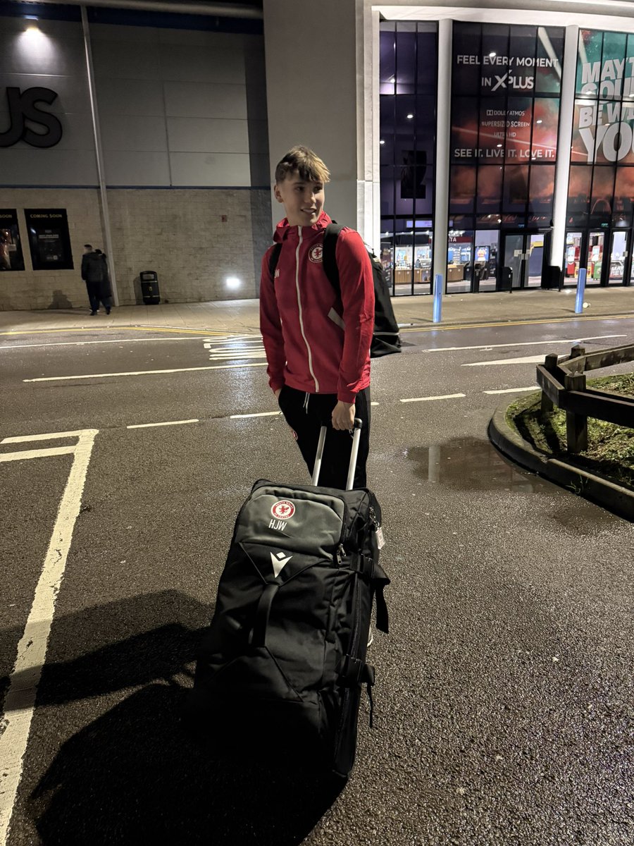 TGoalkeepers's tweet photo. And it’s Harry’s time to visit the USA to see if he wants to follow his brother on the scholarship journey! https://t.co/dh5aSW6EvF