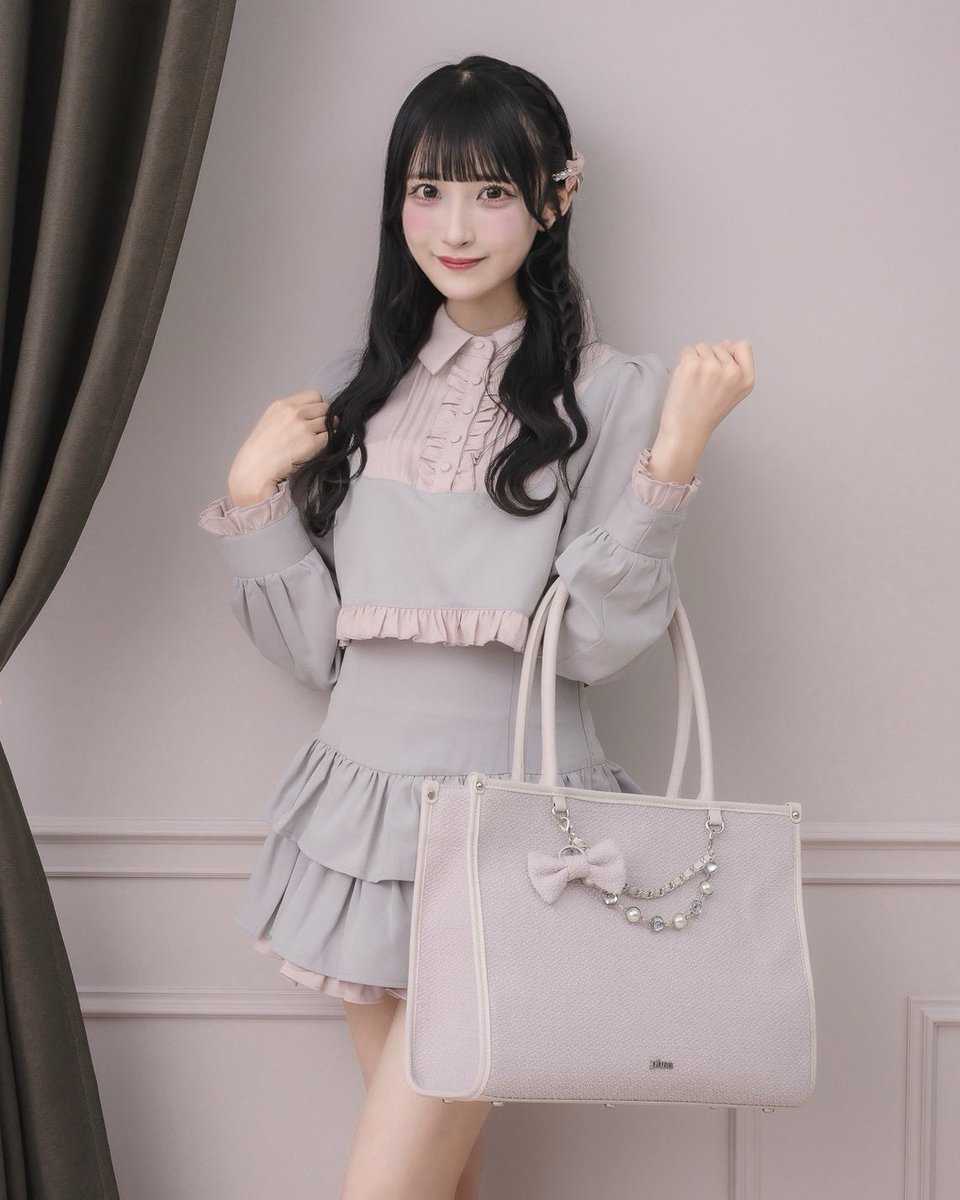 pium リボンチャーム付きツイードスクエアトートバッグ pium Spring Collection 🎀／ ♡リボンチャーム付きツイードスクエア