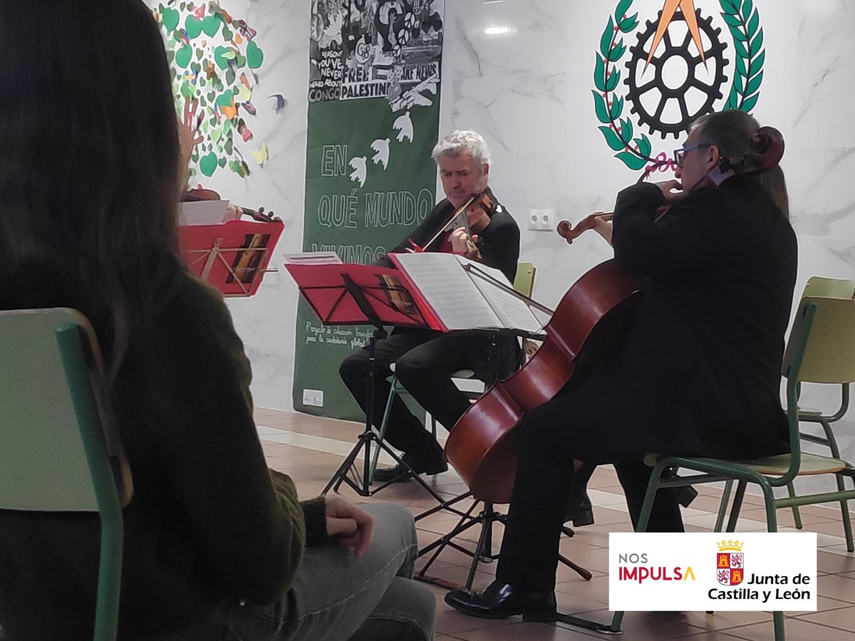 ieslamerced's tweet photo. Para celebrar el día de la paz, en el IES La Merced disfrutamos de un concierto a cargo del cuarteto Dolci Corde, organizado como parte del proyecto En qué mundo vivimos.

#eQMV https://t.co/u7PCrn4mFn