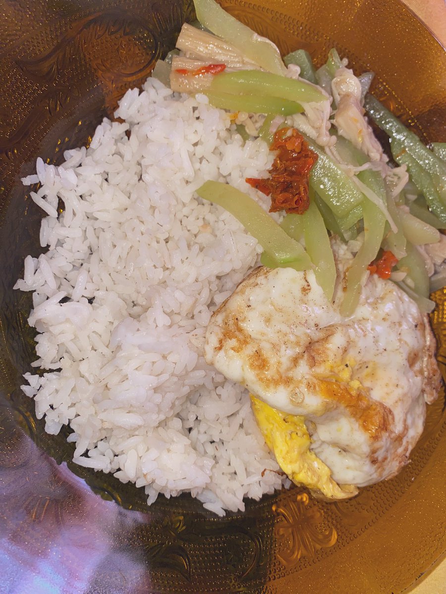 lethergobitj's tweet photo. @KucengTerbanggg tumis labu siam sama enoki enak bangat https://t.co/PhmRCCNqfz