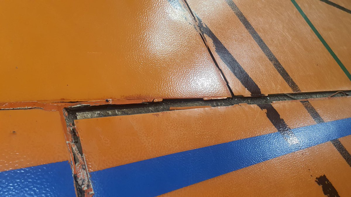PSOEAlcaladeH's tweet photo. 🏀 DEPORTE | Desde @PSOEAlcaladeH denunciamos la situación caótica del Complejo Deportivo de Espartales por la falta de mantenimiento y personal‼️

https://t.co/fLvoBokfDh https://t.co/lvLGZ4UzMN