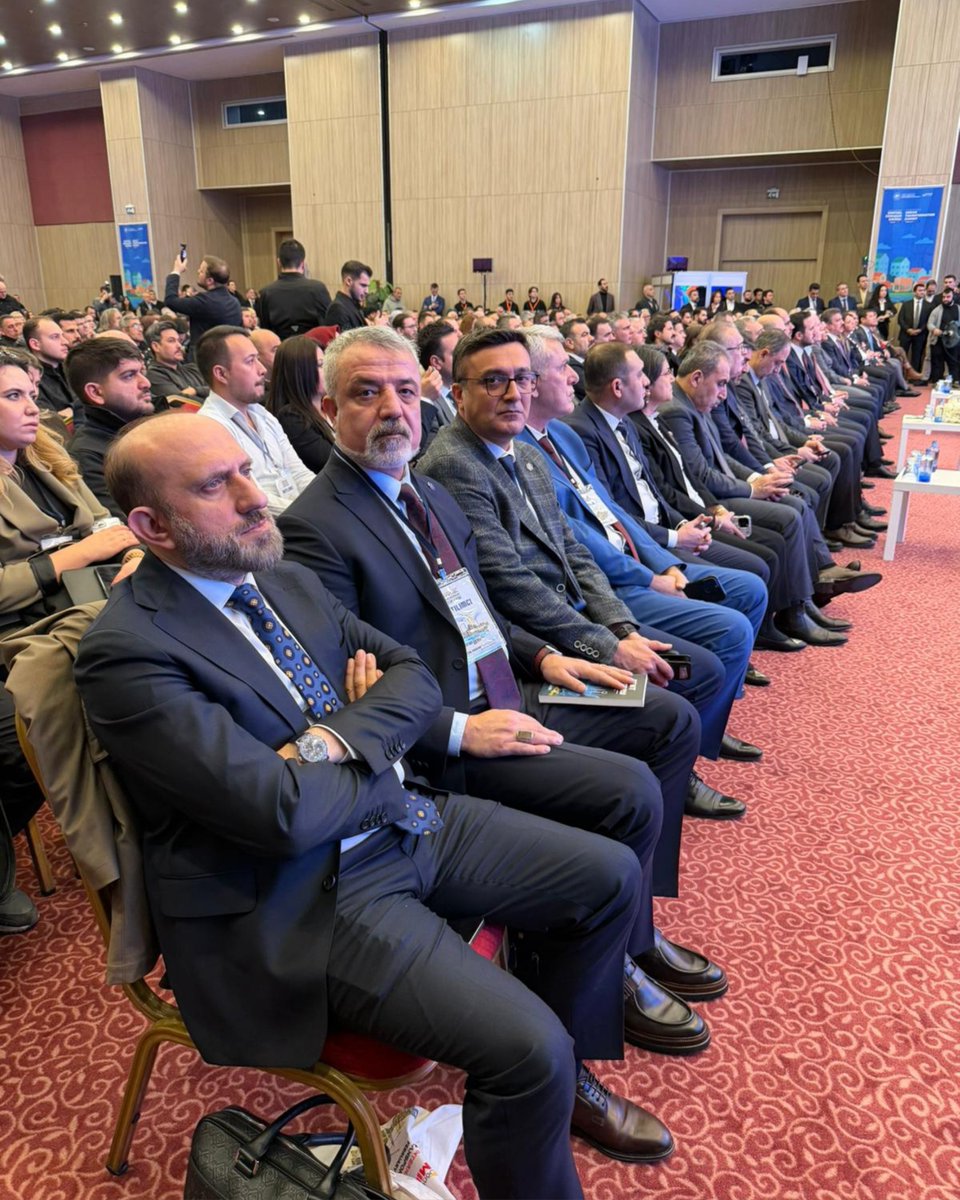 Bahçelievler Belediye Başkanlığı tarafından düzenlenen “I. Uluslararası Kentsel Dönüşüm Zirvesi” kapsamında; kentsel dönüşümün teknik, sosyal, ekonomik ve yönetsel boyutları ele alınmış, deprem riski ve yapı güvenliği, çevresel sürdürülebilirlik, finansman ve uygulama modelleri