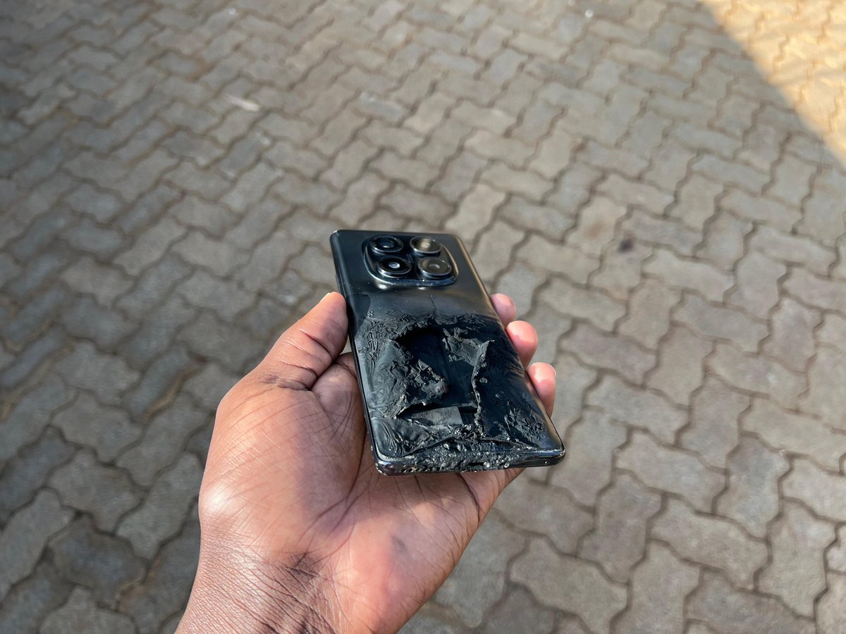 Smoking Redmi Me: “I just want a cheap phone.” Also me: wakes up to my Xiaomi Redmi ...