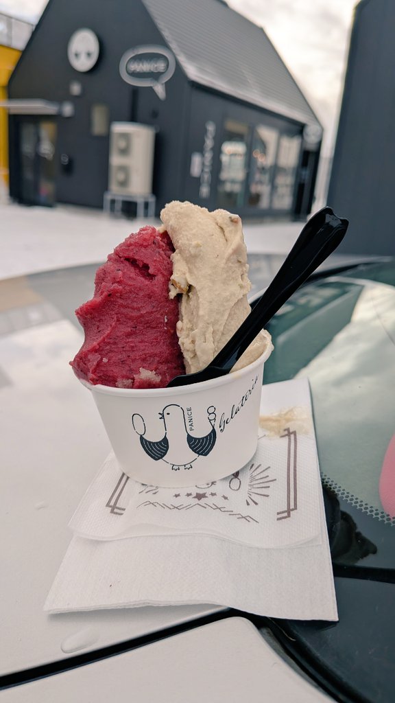 KEI96734212's tweet photo. 今日のジェラート🍦✨️
また来てしまいました🤣
PANICEさん🍦
やっぱりピスタチオうめ〜🤩🥜
ミックスベリーとピスタチオ🥜🍓🍦
#八戸駅西口
#PANICE
#はんPANICEっすw https://t.co/iPAAdDJedx