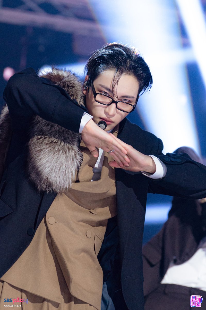 SBS 인기가요 (SBS Inkigayo) tweet media