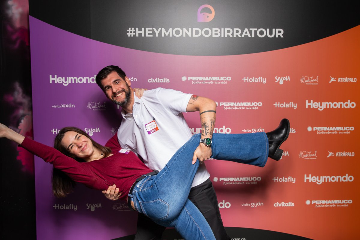 LaMochiladeMama's tweet photo. ¡Siguen llegando los fotones del photocall de #HeymondoBirratour! 

El próximo año deberíamos hacer un concurso a la foto más molona 😜 https://t.co/NwRN5wdE5N