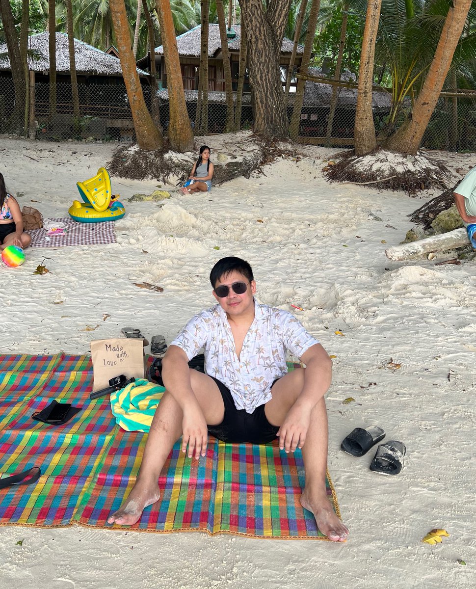 mrobmagic's tweet photo. Boracay things 🌅 https://t.co/inROmFTj0O