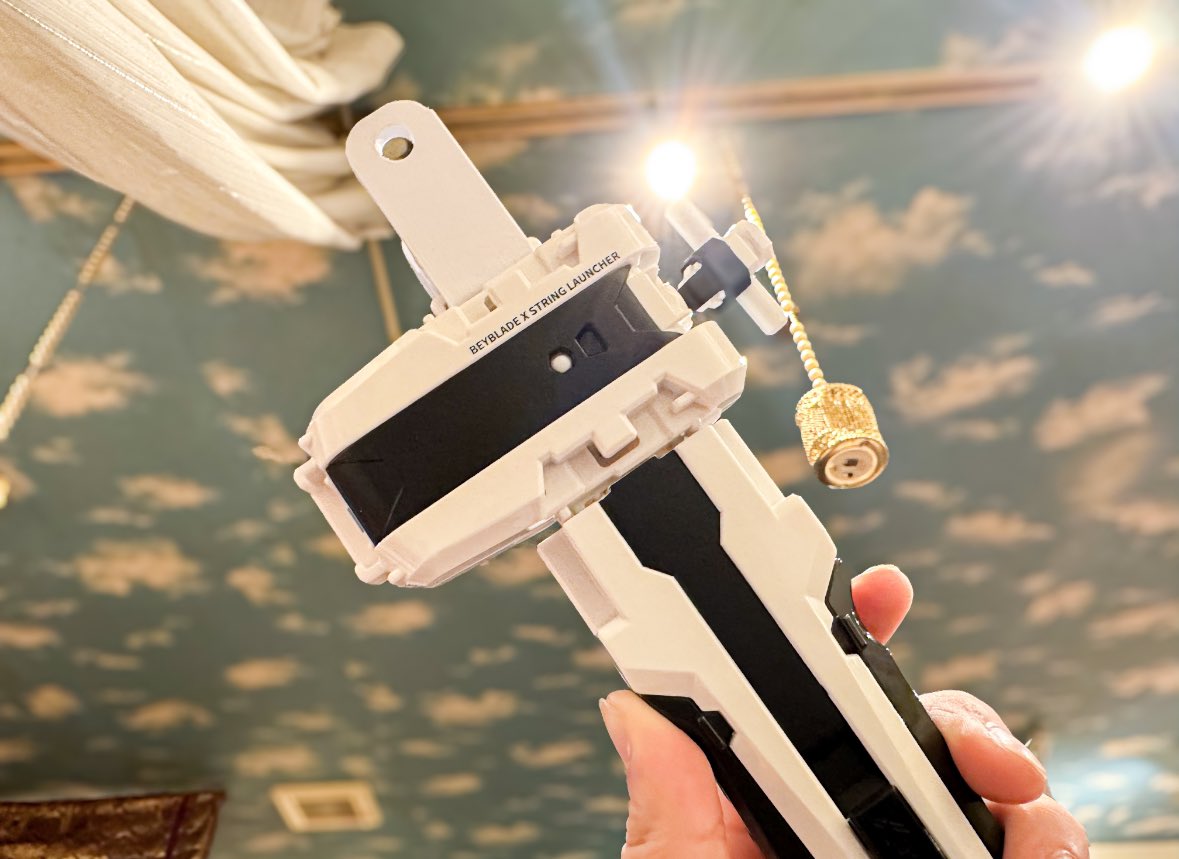 昨日おぢ店大会終わりにシャイニングカップinサッカールにほぼ飛び入り参加の形で参加しました！ 結果としては2位！
しゃい兄ぃさんといえばのワイバーンホバーを入れてこの結果なので中々嬉しい〜
景品としてライノ使い(<a href="/beyblade_xyz/">ライノ使い</a> )さん提供のライノクリップを頂きました！