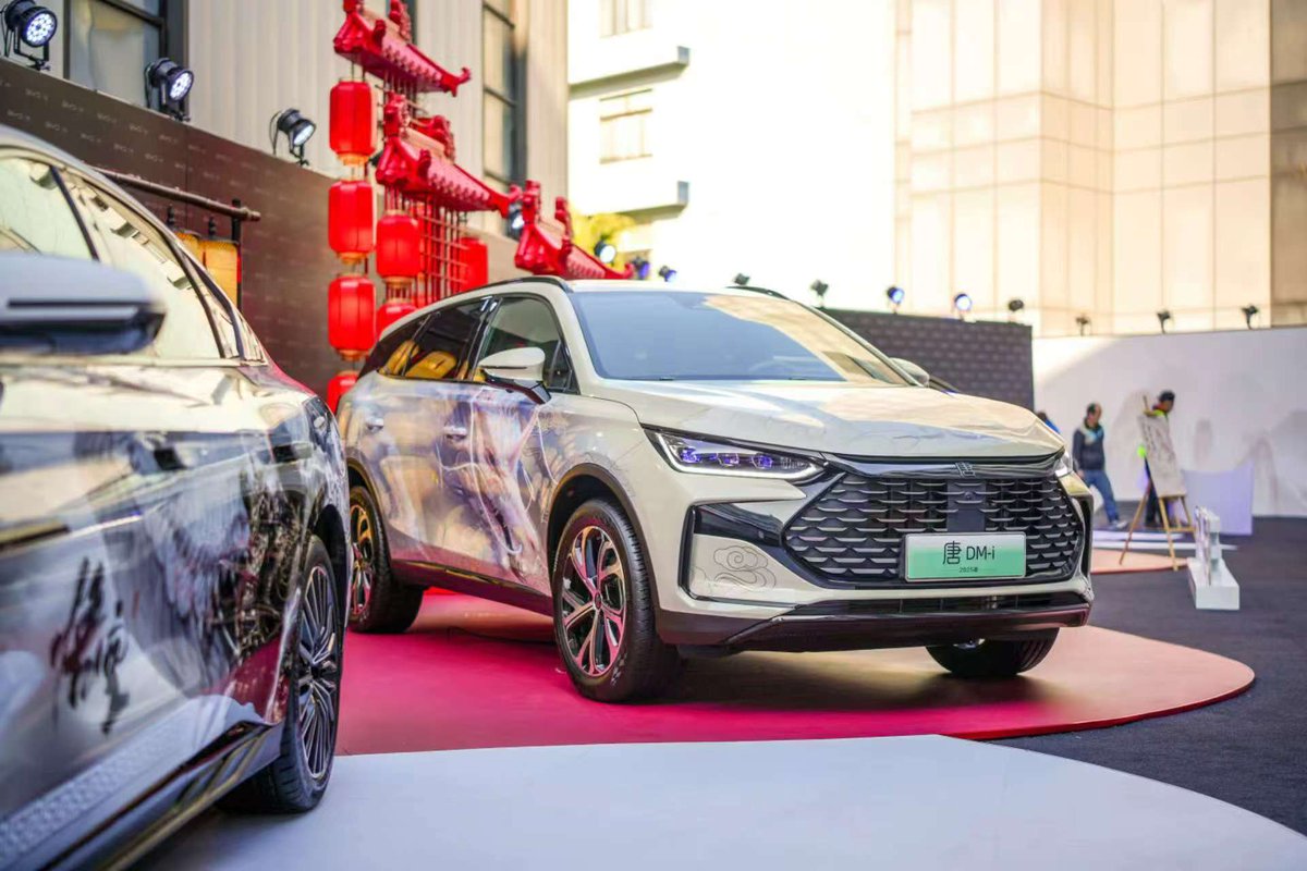HaokunHan's tweet photo. You don’t just drive anymore—you move with confidence. The BYD Tang DM 2025 feels like a quiet upgrade to everyday life: smoother trips, smarter journeys, and less worry about the road ahead. If you’re curious, you can ask me. https://t.co/Et4CqRu7yD