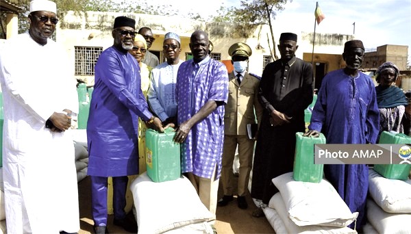 #Mali : Œuvres sociales du Président de la Transition : Des kits alimentaires remis à des familles vulnérables

Ce geste du Général d’armée Assimi Goïta s’inscrit dans le cadre du Ramadan 2026 qui va bientôt débuter...
journalessor.ml/posts/oeuvres-…