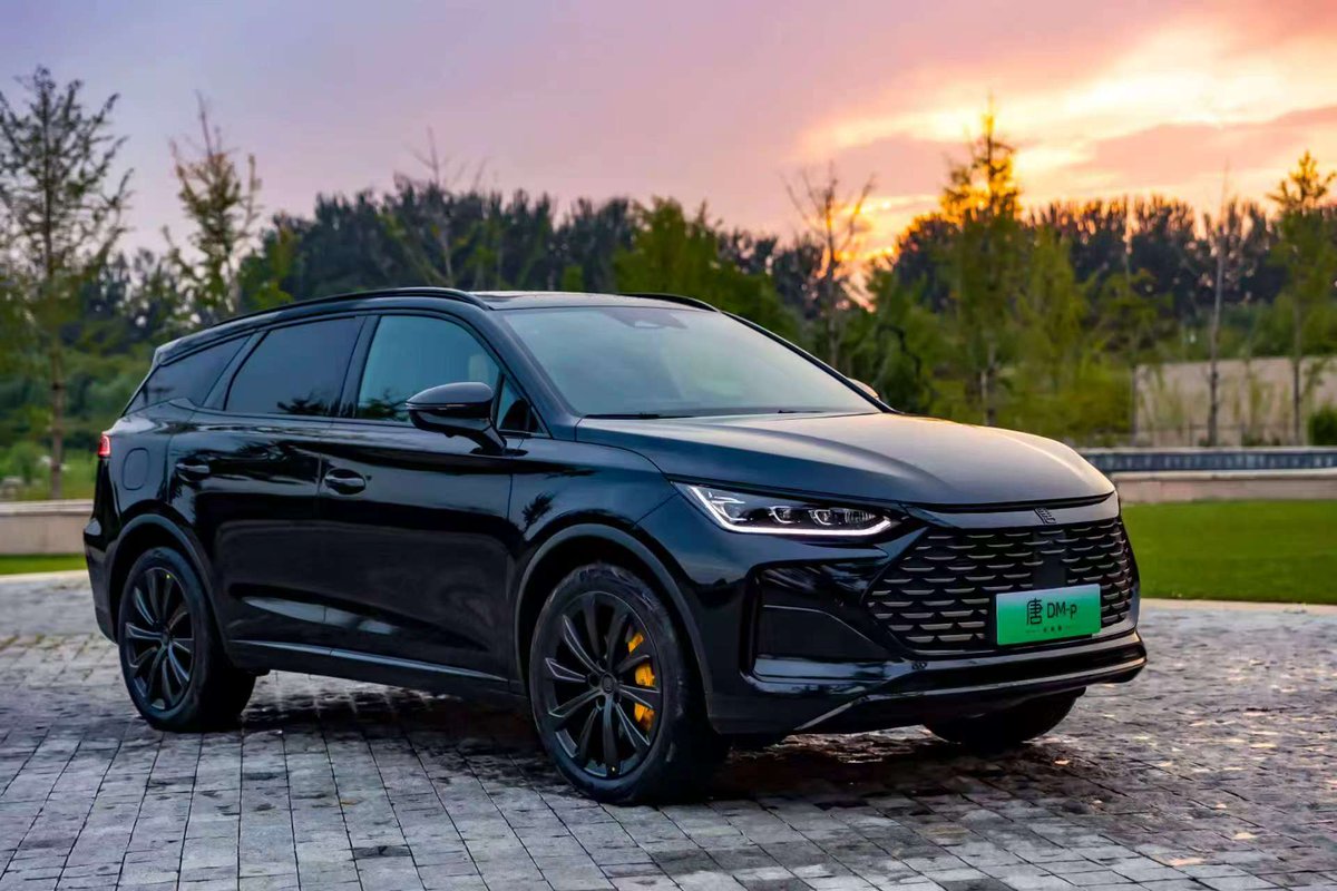 HaokunHan's tweet photo. You don’t just drive anymore—you move with confidence. The BYD Tang DM 2025 feels like a quiet upgrade to everyday life: smoother trips, smarter journeys, and less worry about the road ahead. If you’re curious, you can ask me. https://t.co/Et4CqRu7yD
