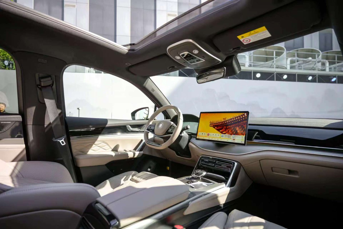 HaokunHan's tweet photo. You don’t just drive anymore—you move with confidence. The BYD Tang DM 2025 feels like a quiet upgrade to everyday life: smoother trips, smarter journeys, and less worry about the road ahead. If you’re curious, you can ask me. https://t.co/Et4CqRu7yD