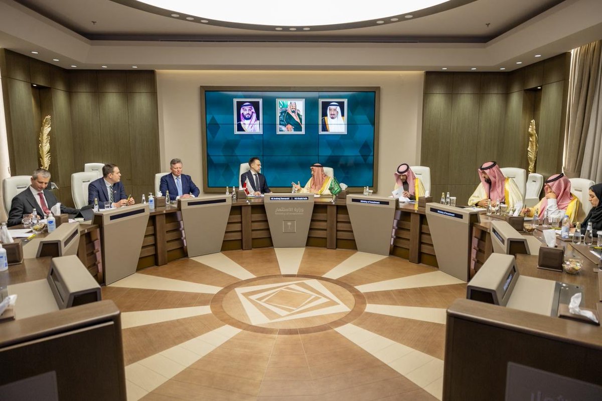 Image for the Tweet beginning: في لقائي مع معالي @Domanski_Andrz