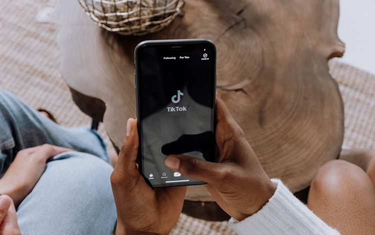 legalnewsfrance's tweet image. UE : TikTok sommée de changer son interface "addictive"
#UE #TikTok #interface #Addictif
legalnews.fr/pitic/technolo…