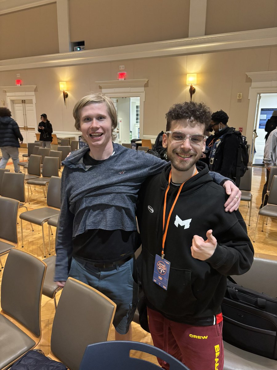 ApolloKage's tweet photo. I LOVE SEEING MY FRIENDS AT EVENTS SO MUCH 🤩 https://t.co/67dJjRZna8
