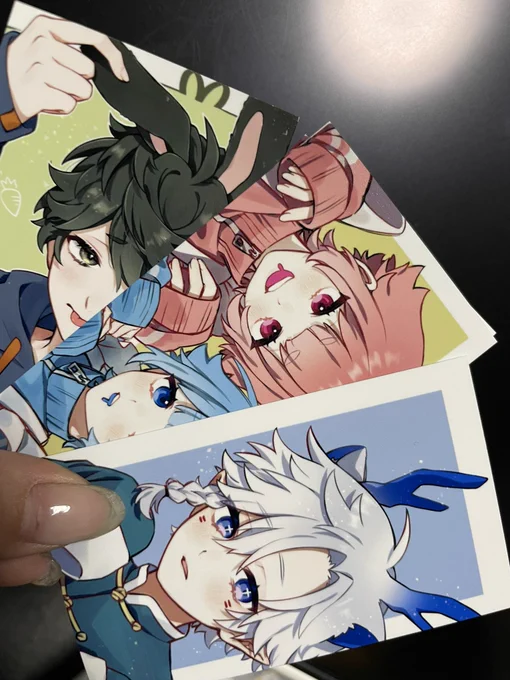 これ前のイベントの時にぬいに付けた出生証なんですけど...絵柄違うから描き直したいっていう悪い癖が出てきてる... そのままでいいかな...