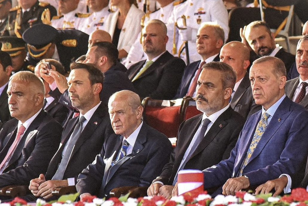 Milliyetçi Hareket Partisi’nin kuruluş yıl dönümünü tebrik ediyorum. Cumhur İttifakı çatısı altında, milletimizin birliği, devletimizin bekası ve Türkiye Yüzyılı hedefleri doğrultusunda sergilenen kararlı duruş son derece kıymetlidir.

Bu vesileyle merhum Başbuğ Alparslan