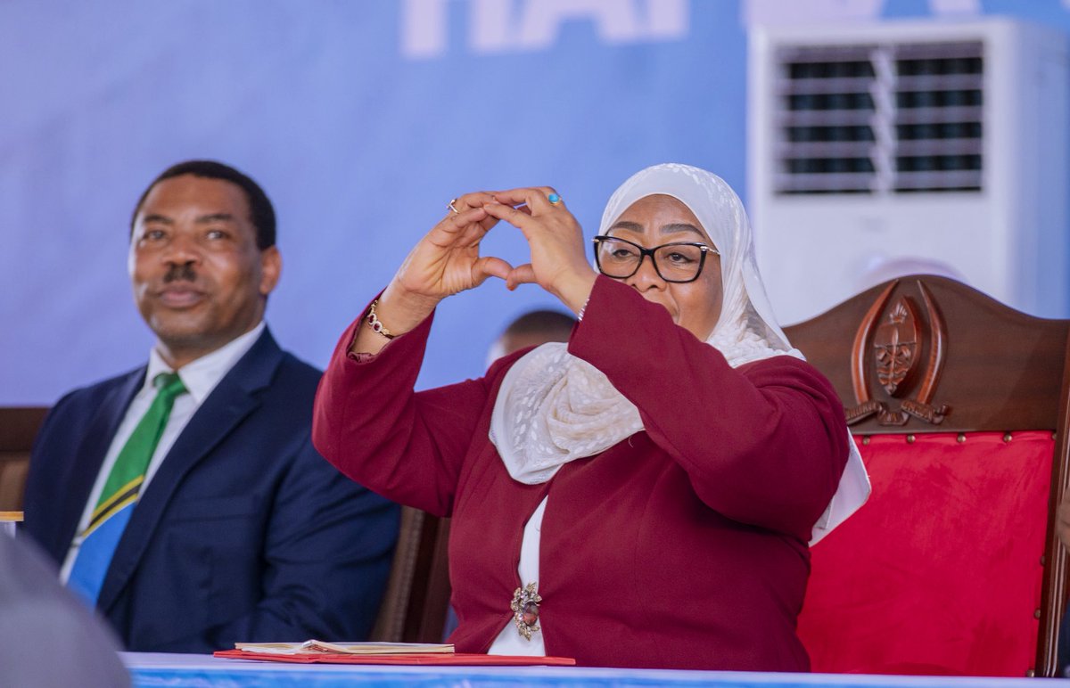 mwan25433's tweet photo. Mama wa Taifa yupo kazini #kazinaututunasongambele https://t.co/9mZo9rcYYA