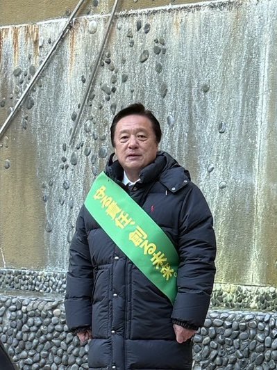 選挙期間中は、大きなマイクや選挙カーの運行で、近隣の皆様、駅をご利用の皆様に大変お騒がせをいたしました。 連日、温かいご理解とご協力を賜りましたこと、心より感謝申し上げます。

皆様からの力強いご支援のおかげで、この東京5区にて当選を果たすことができました。