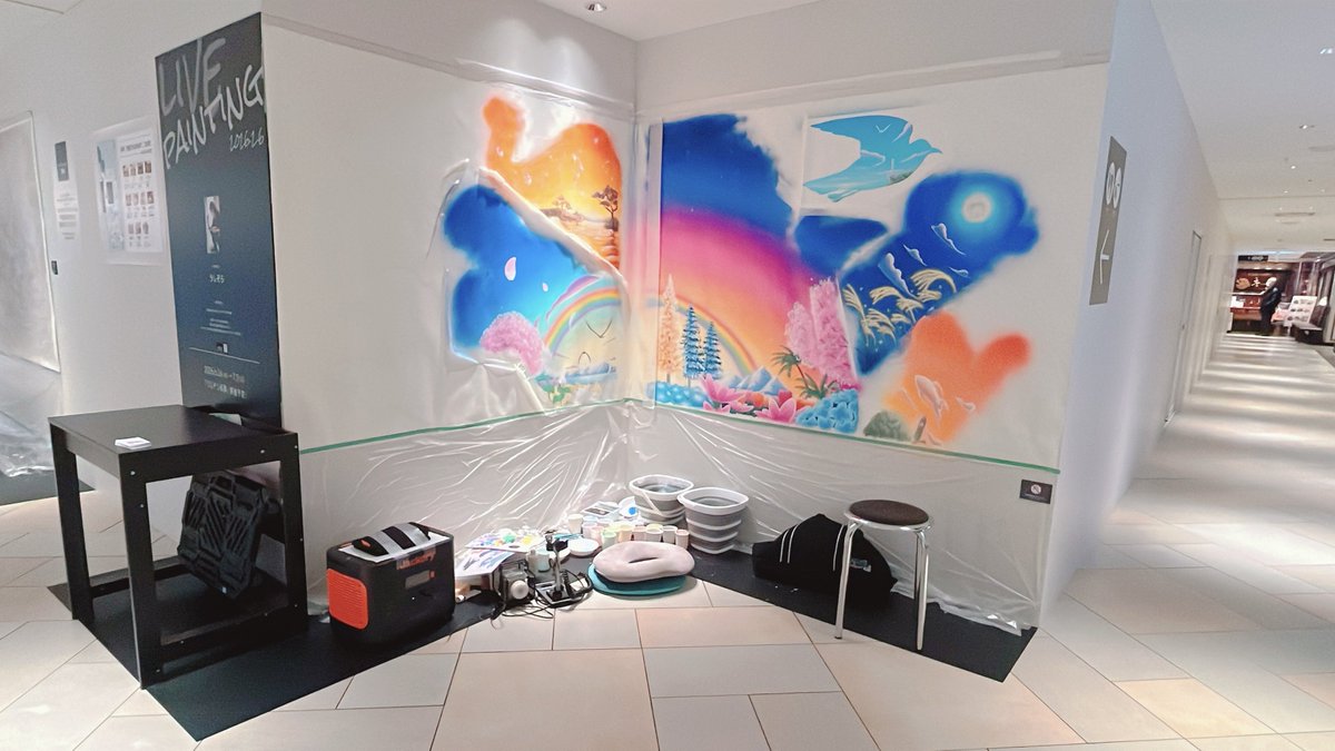 うしぞらさんの展示を見に
梅田大丸へ行ってきました〜！

ライブペイントとは思えないクオリティーで完全が楽しみ！！