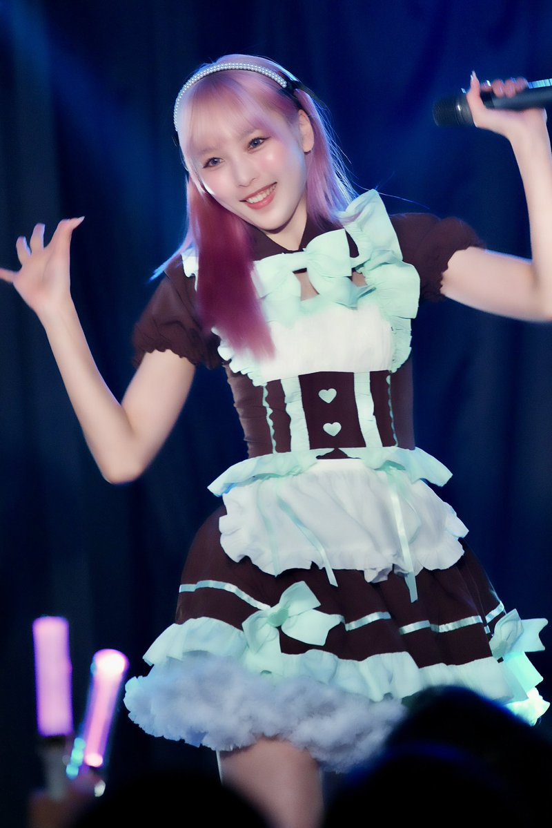 あまいものつめあわせ&amp;イイトコドリ　Valentine 2MAN LIVE
渋谷VIDENT

中村みずき ＠13mizuki_5 

今度、変顔チェキを撮ってもらいますw

#中村みずき #あまいものつめあわせ