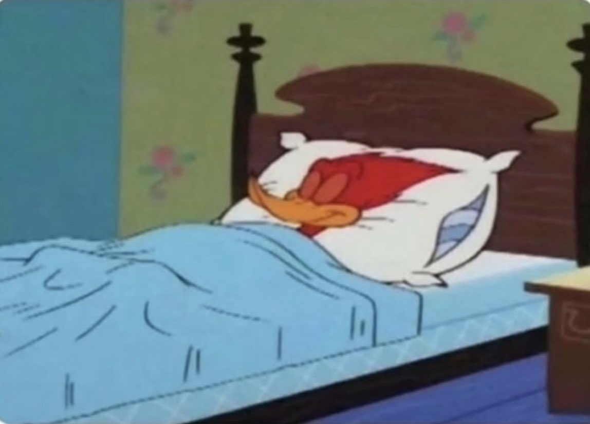 "Você viu a chuva que deu de madrugada? Faltou até energia" 

Eu de madrugada: